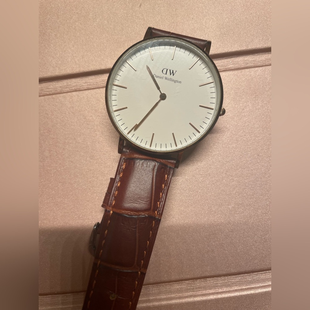 Daniel Wellington Gold and Brown Leather Watch